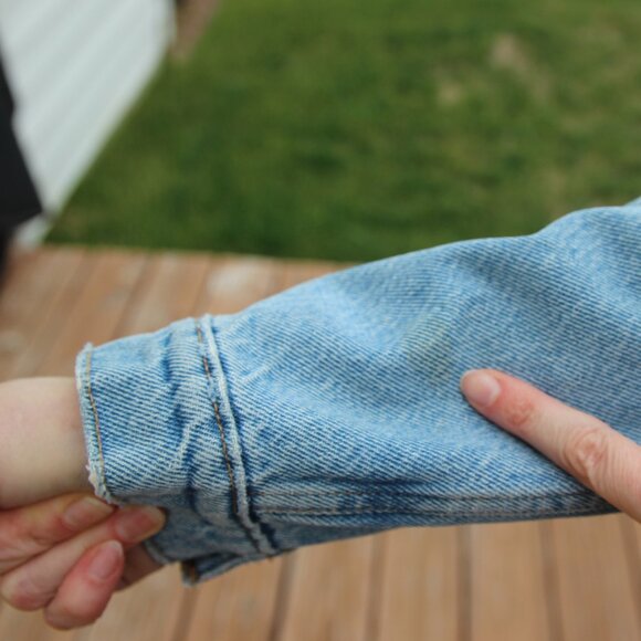 Levi’s Women’s Denim Jacket M – Sherpa Collar – Cozy & Classic – READ - Picture 3 of 14